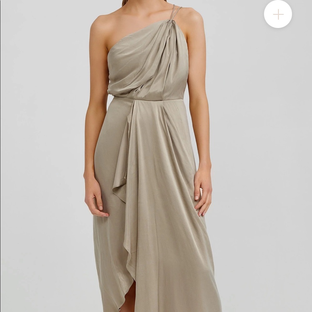 Gorgeous wedding guest dress never worn color sage green